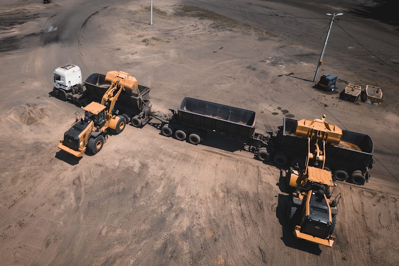 ConstructionSfy's tweet image. Unitrans walks away with the Rio Tinto safety RockStar award for its exemplary contributions to RBM tinyurl.com/28pv7csx
#ConstructionSafety @MiningSafety #Awards #Community #Industry