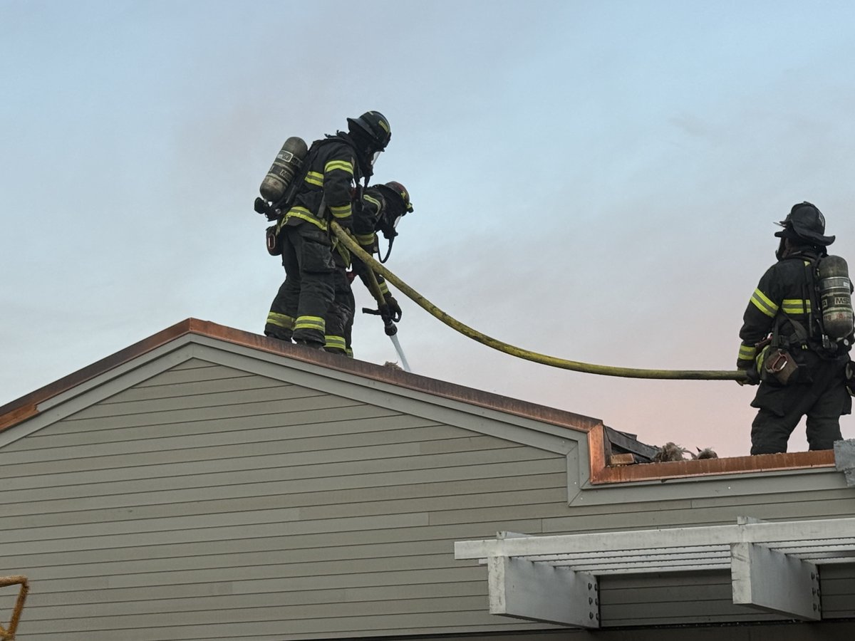 ZONE3PIOs's tweet image. It took firefighters more than 90 minutes to extinguish the fire and hotspots. No injuries were reported. The cause of the fire is under investigation. King County Medic One and the Zone 3 Fire Cadets also responded to this incident.