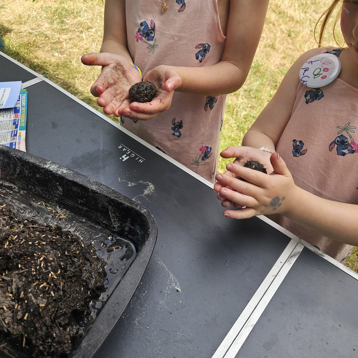 CPREKent's tweet image. The Kent County Show is well under way... and so are the wildflower seed bombs being made at the CPRE Kent stand. Come and see us in the woodland section and get your hands messy with your own seed bombs - it's a whole lotta fun!
@kentcountyshow
@Love_plants
@Buzz_dont_tweet