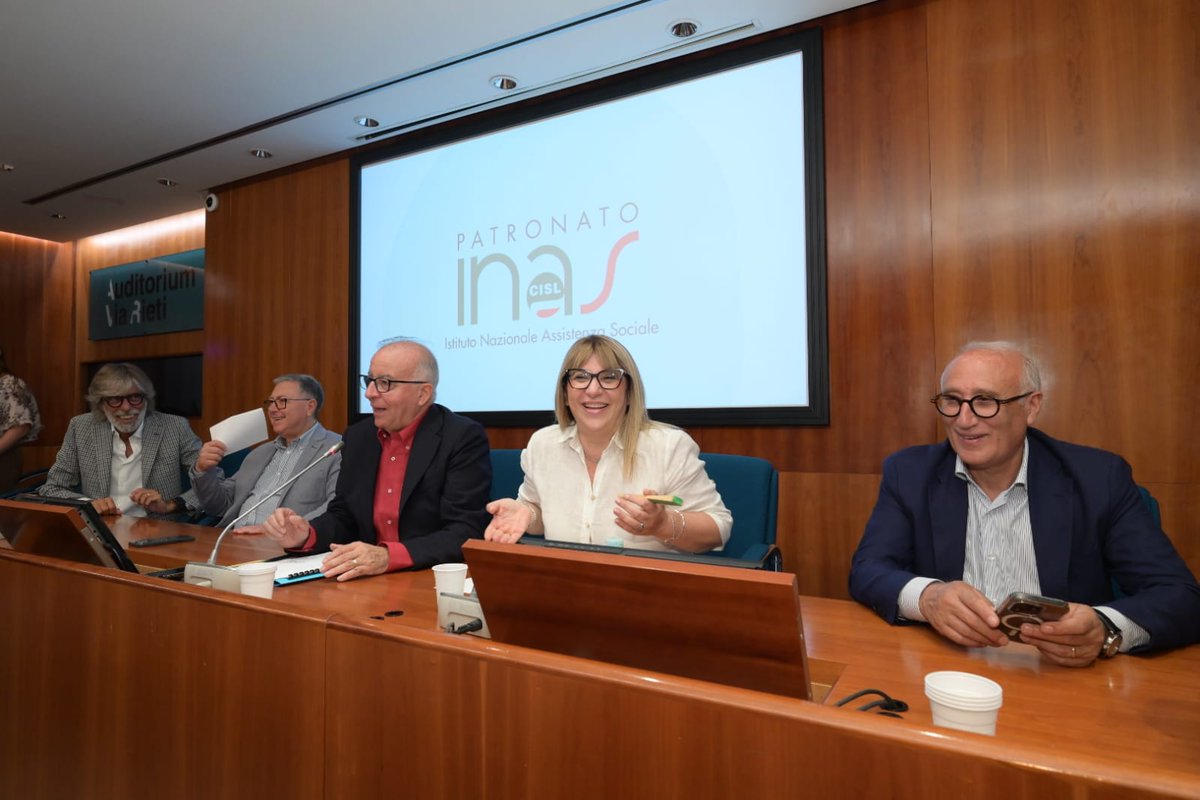 InasCisl's tweet image. Oggi abbiamo avuto il piacere di incontrare la nostra Segretaria Generale, @DanFumarola , per discutere di Fiducia, Prossimità e Giovani di fronte a tutta la Comunità dell’Inas Cisl