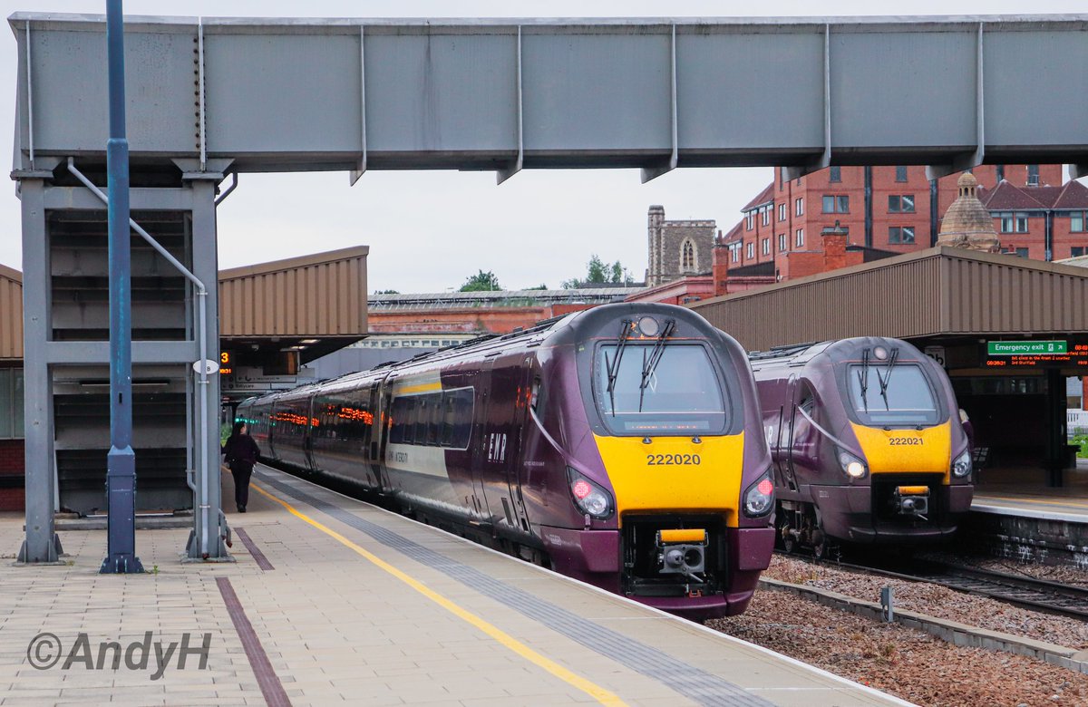 holtona72's tweet photo. #FootbridgeFriday A nice pair at Leicester last week. @EastMidRailway 222020 & 222021 pass on up & down #MML services. Get the pics while you can, the 810s may not be ready but the Meridians won't be around forever..π€·ββοΈ 24/6/25 https://t.co/Rkmq5uVyWP