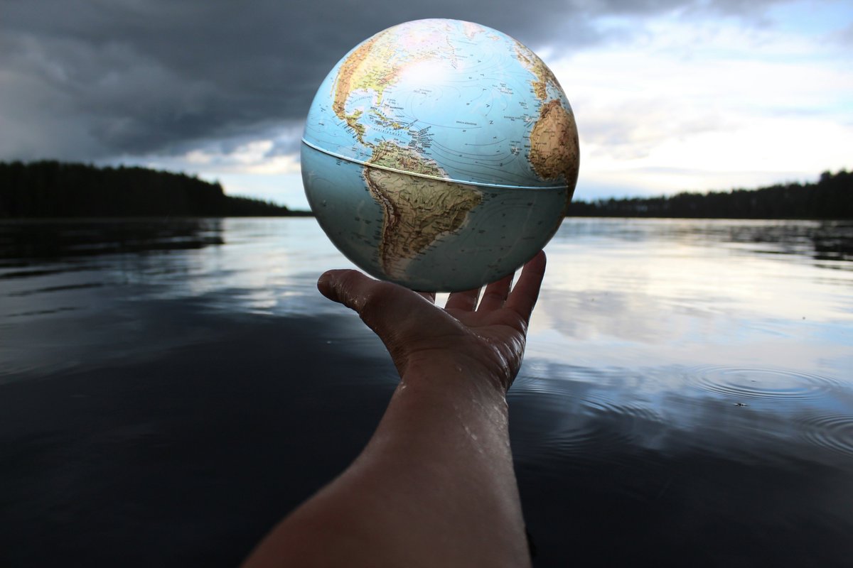 🌍 Geoscience drives solutions! Explore AGI’s Geoscience in Society site for insights on policy, climate, hazards &amp; more. 🌱📊

👉 profession.americangeosciences.org/society

#GeoscienceMatters #Sustainability #EarthScience