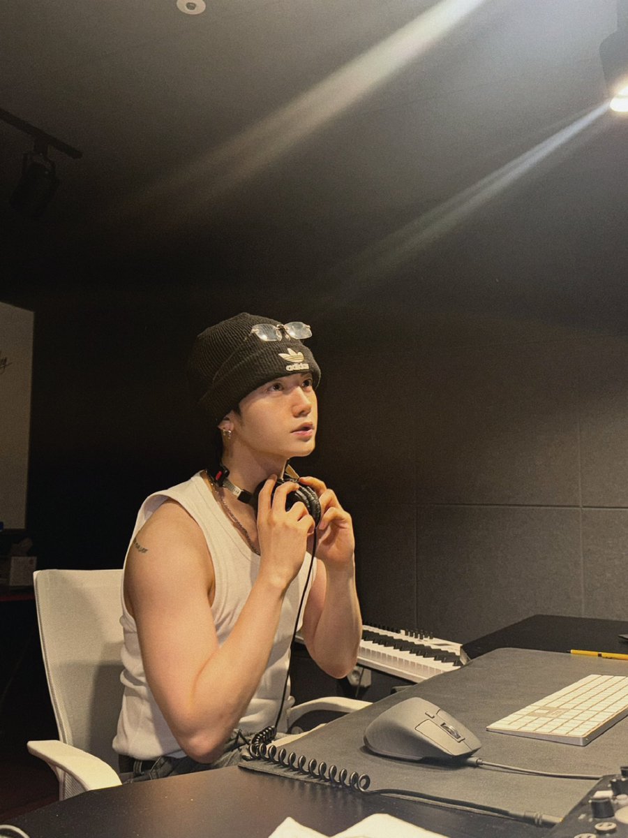 [#도의]
🎧🎵

#NOMAD #노매드 
#DOY #도의