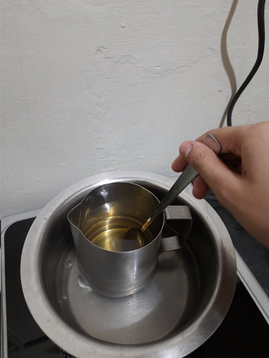 0xRangashree's tweet image. I accidentally made this candle with all the remaining wax and 13 fragrance notes.

By far my absolute favourite scented candle!