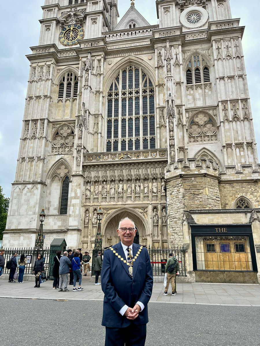 For the first time ever you’ll be able to watch along to the annual Civic Service, one of the most important days in the Lord Mayor’s calendar. 

Follow this link from 11am on Sunday! 
westminster-abbey.org/worship-music/…