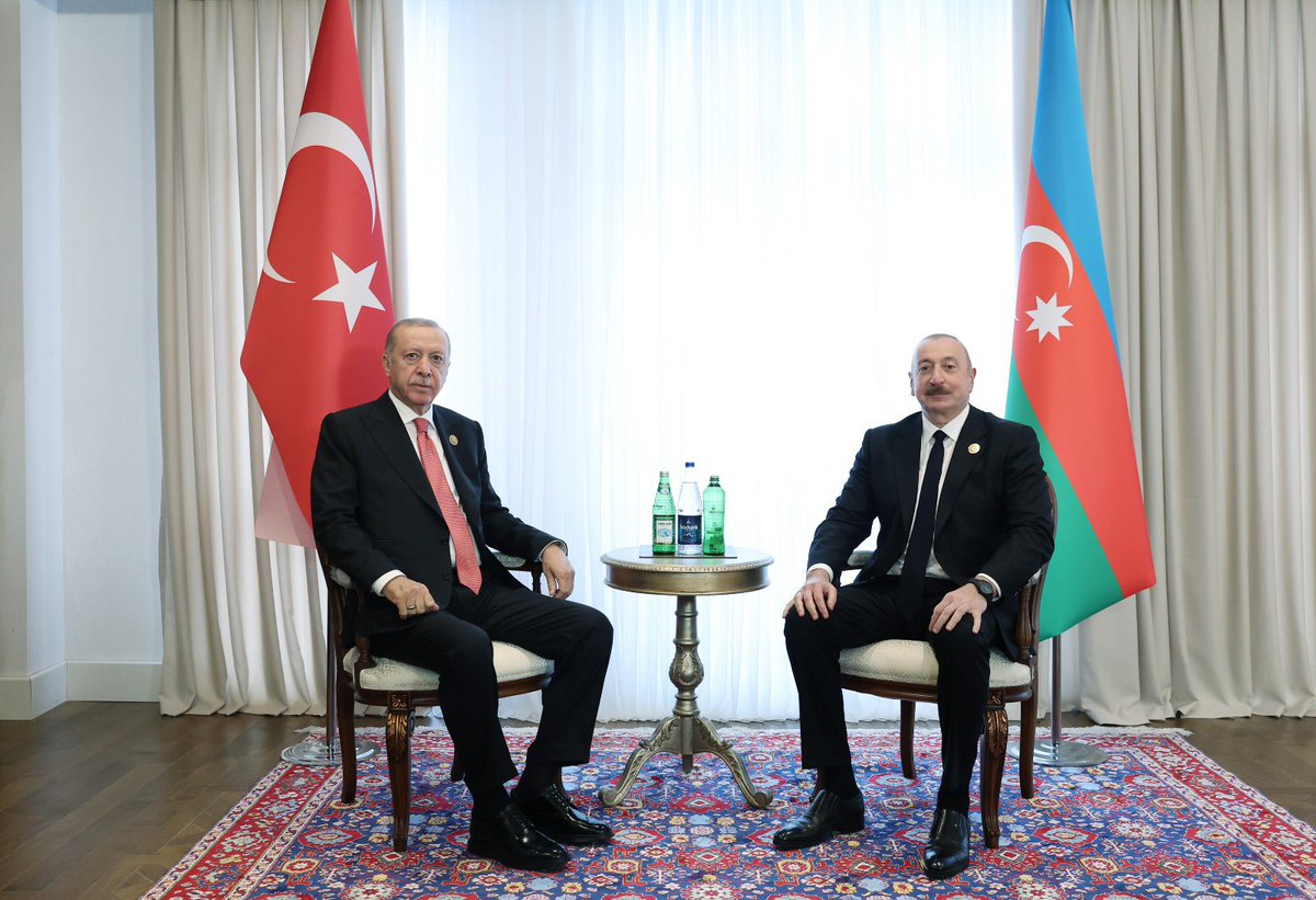 Cumhurbaşkanımız Sayın Recep Tayyip Erdoğan, Azerbaycan'da Azerbaycan Cumhurbaşkanı İlham Aliyev ile bir araya geldi.