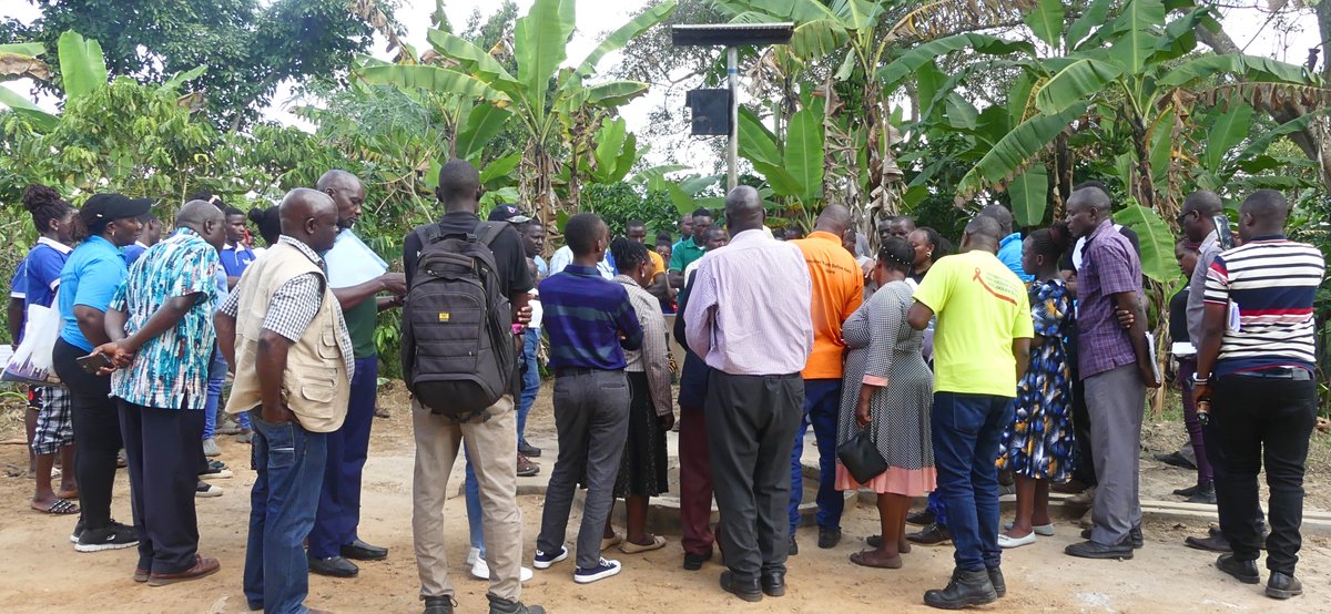 TeamUpUG's tweet image. It's been a powerful week with district & CSO leaders from Mityana, Kassanda, Nakaseke, Kikuube & Kyegegwa visiting TeamUp sites. Youth-led initiatives on FP, GBV prevention, climate action & businesses. Feedback & midterm results shared to shape next steps!