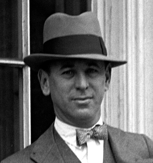 anhonestcon's tweet image. On this day in 1883, Reuben Garrett Lucius Goldberg was born to become Rube Goldberg: cartoonist, sculptor, author, engineer, and inventor. He's most famous for creating complicated machines that do simple tasks. If you've played Mouse Trap, you get it. #OTD