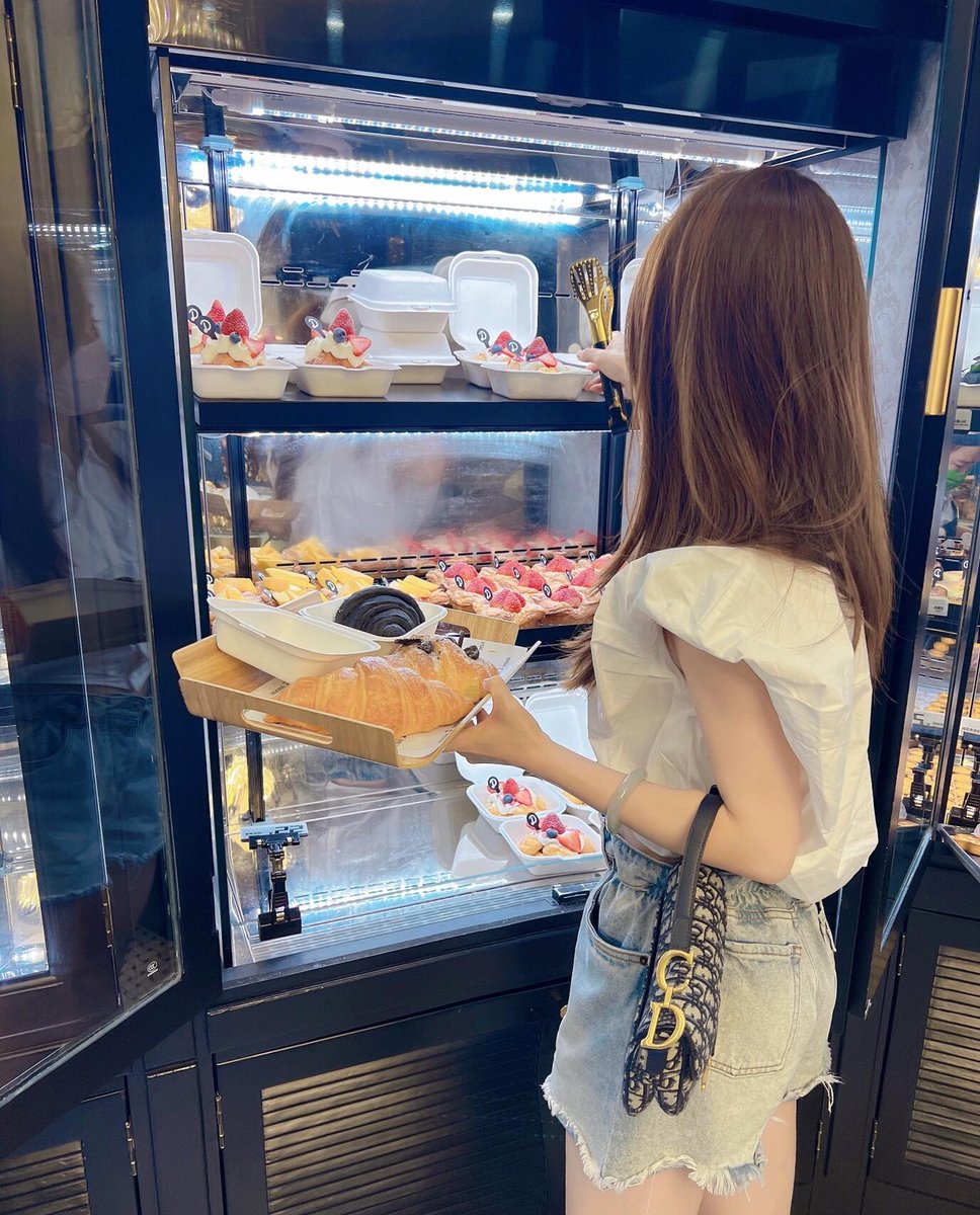 一軒は必見のクロワッサン店です🥐