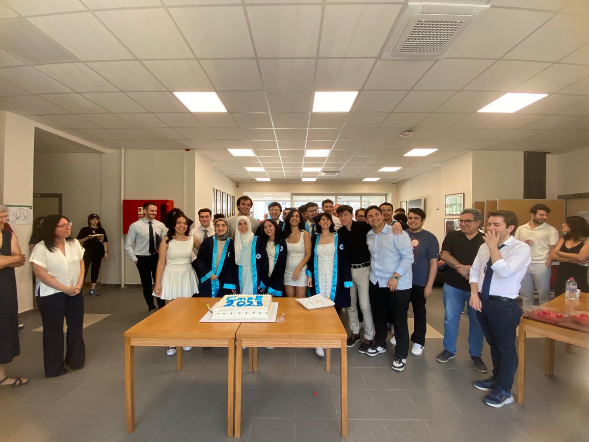2025 mezunlarımızı yürekten kutlarız. Sizlerle gurur duyuyoruz. Yolunuz her daim açık olsun! 🎓🎉🥳