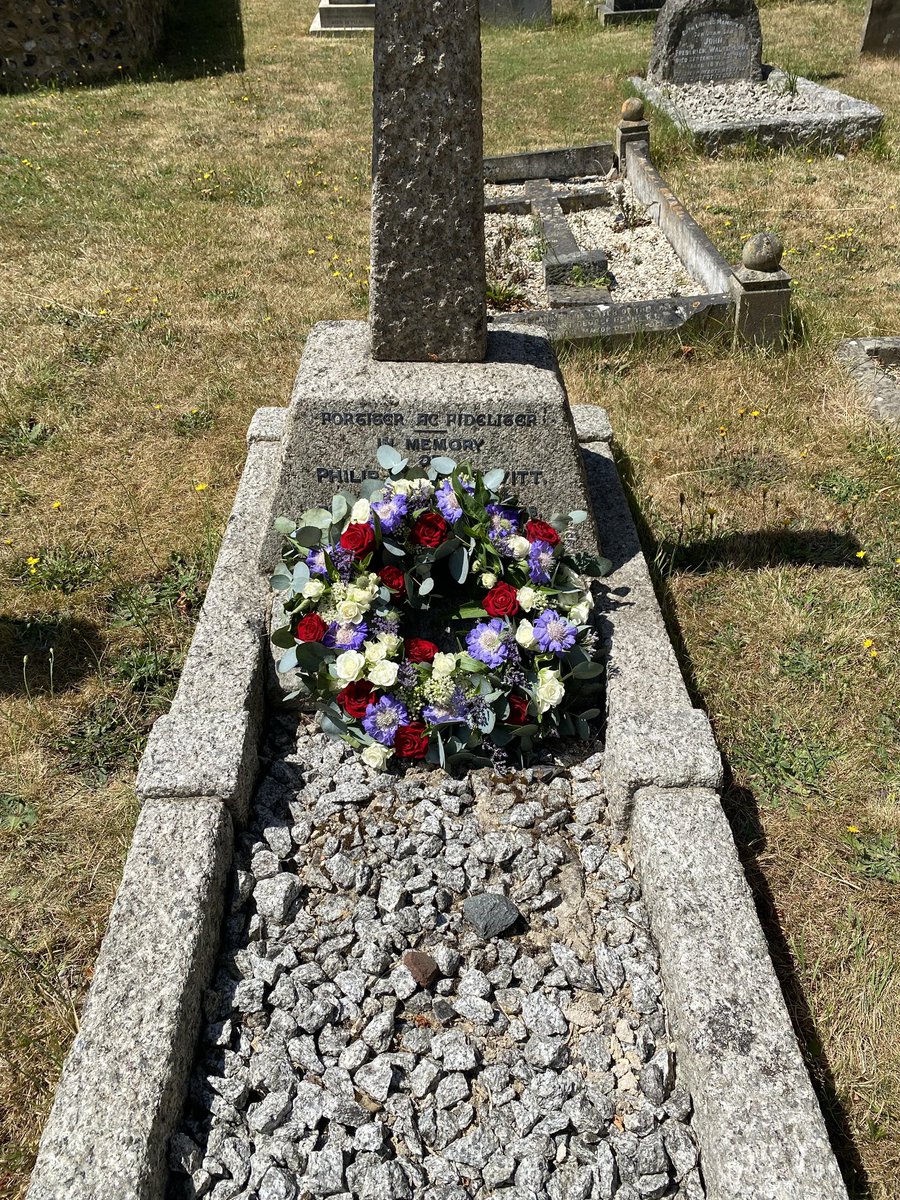 To mark Founders’ Day, the Head, Chiefs of College and the Chaplain laid a wreath on Sir Phillip Devitt’s grave in the village churchyard today💫