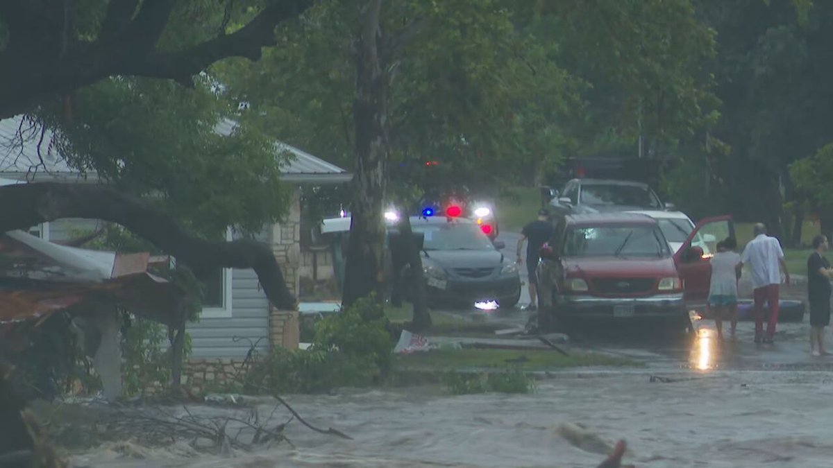 News4SA's tweet photo. BREAKING NEWS: Fatalities confirmed in catastrophic Kerr County flooding; evacuations underway. https://t.co/krKZ8ZtOIa https://t.co/m0qdryPesU