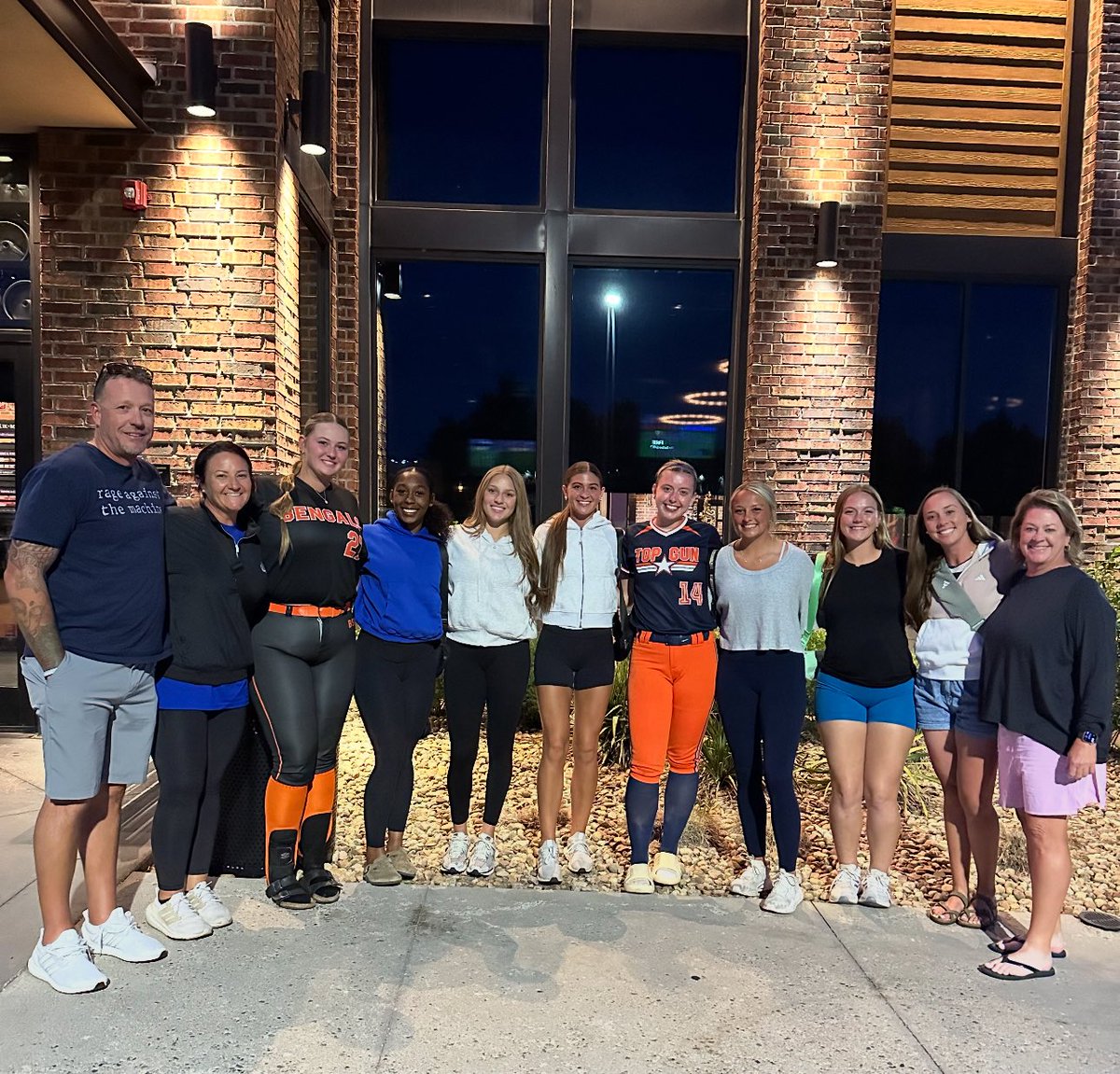 Glad we got to spend time with our 2025 class in Colorado‼️⛰️🥎
Can’t wait to have yall on campus this Fall!!!
🔴🔵ROCK CHALK🔴🔵
