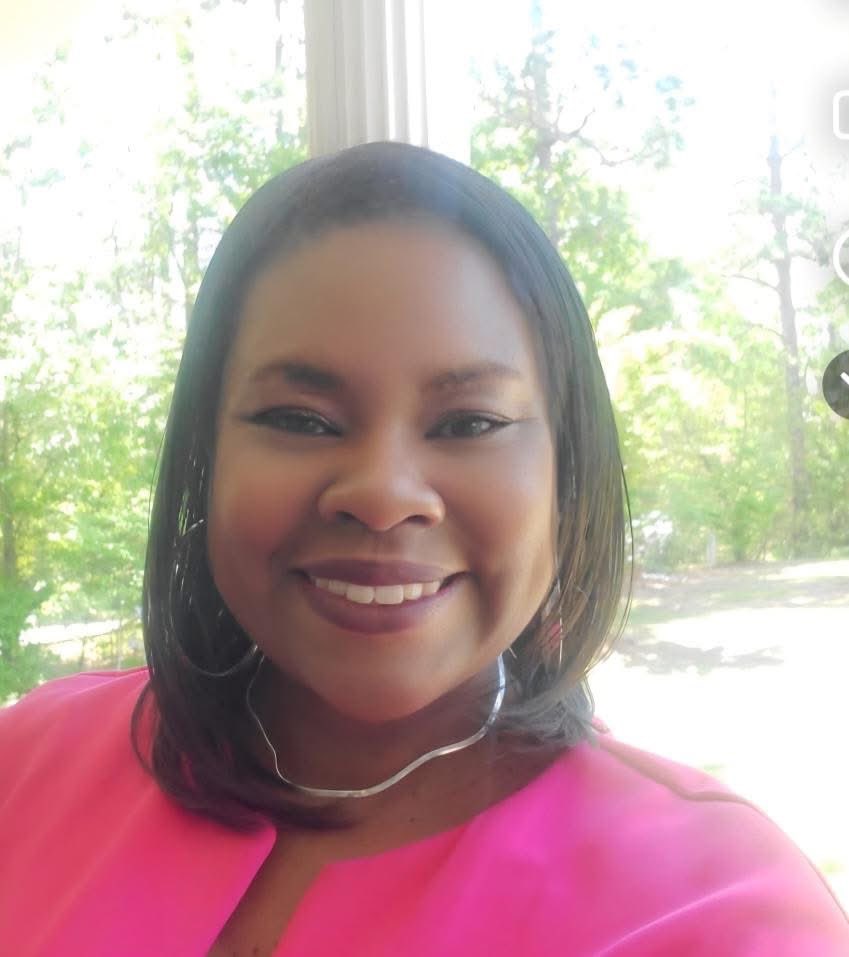 🎉 Congrats to Nikkina McKnight on earning Bronze certification in the SC Financial Literacy Master Teacher Program! She's empowering students with real-world money skills that last a lifetime. 💰📚
Learn more: scflmt.org
#RockHillSchools #SCFLMT #TeacherSpotlight