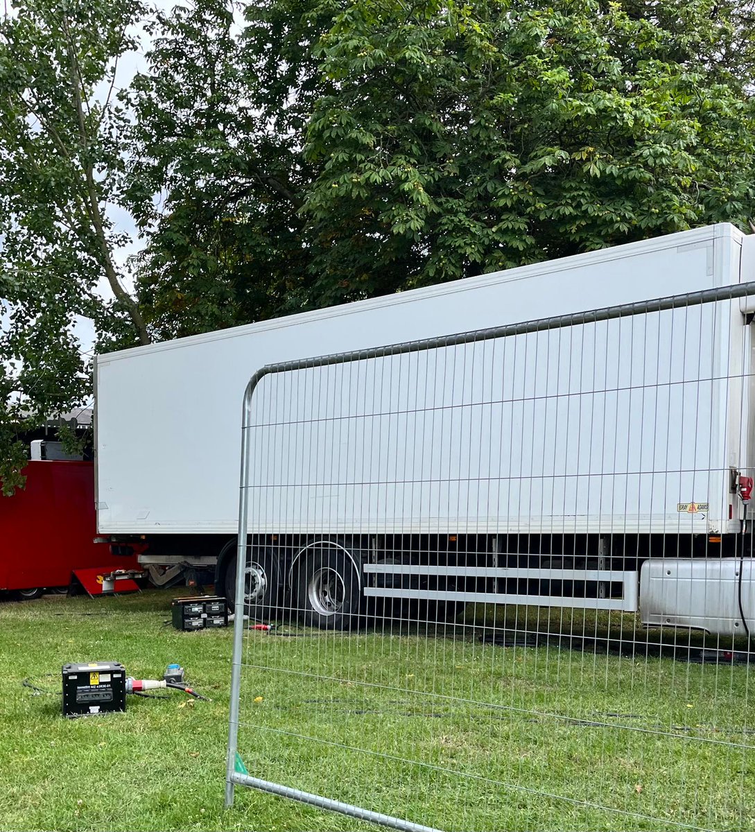 Haringey Tree Protectors (@justplanenews) on Twitter photo 🧵<a href="/FRfestivals/">Festival Republic</a> <a href="/WirelessFest/">Wireless Festival</a> & 300,000 people will descend <a href="/FinsburyParkLdn/">FinsburyParkLondon</a> for the next 2 weekends. Locals are made to feel like a nuisance in their own park as prison compound fences go up for 47-days of summer events inclu <a href="/krankbrother/">krankbrother</a> Trees suffocated by soil compaction. 🧵<a href="/FRfestivals/">Festival Republic</a> <a href="/WirelessFest/">Wireless Festival</a> & 300,000 people will descend <a href="/FinsburyParkLdn/">FinsburyParkLondon</a> for the next 2 weekends. Locals are made to feel like a nuisance in their own park as prison compound fences go up for 47-days of summer events inclu <a href="/krankbrother/">krankbrother</a> Trees suffocated by soil compaction.
