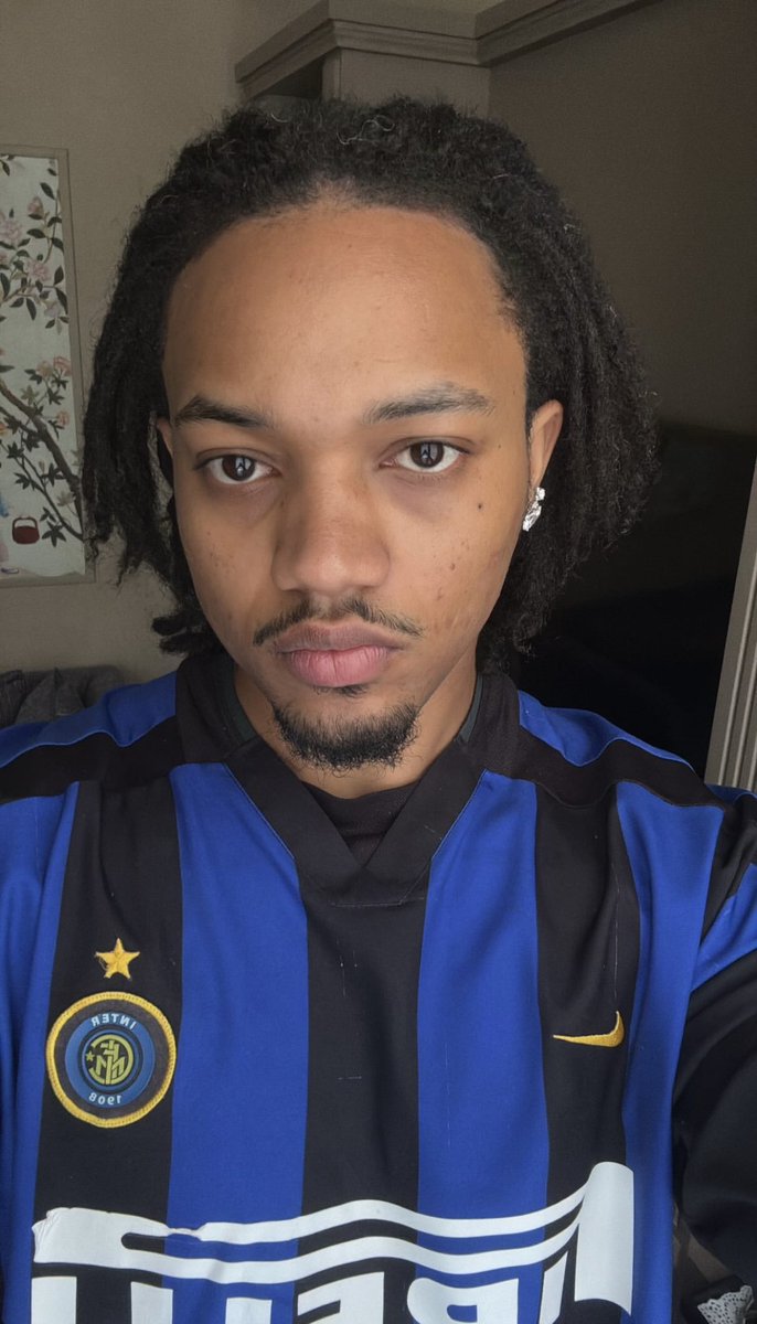 liltjay74's tweet image. Who is this??