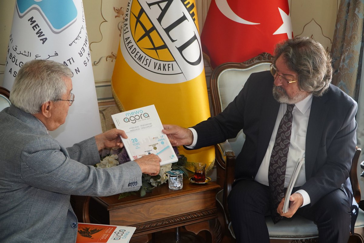 Yeni Birlik Gazetesi Genel Yayın Yönetmeni Sn. Okan Sarıkaya’yı UCLG-MEWA Genel Sekreterliğinde ağırlamaktan memnuniyet duyduk.

UCLG-MEWA’nın çalışmaları, bölgesel ve küresel gündemlerdeki rolü üzerine kapsamlı bilgi paylaşımında bulunduk ve bir röportaj gerçekleştirdik.