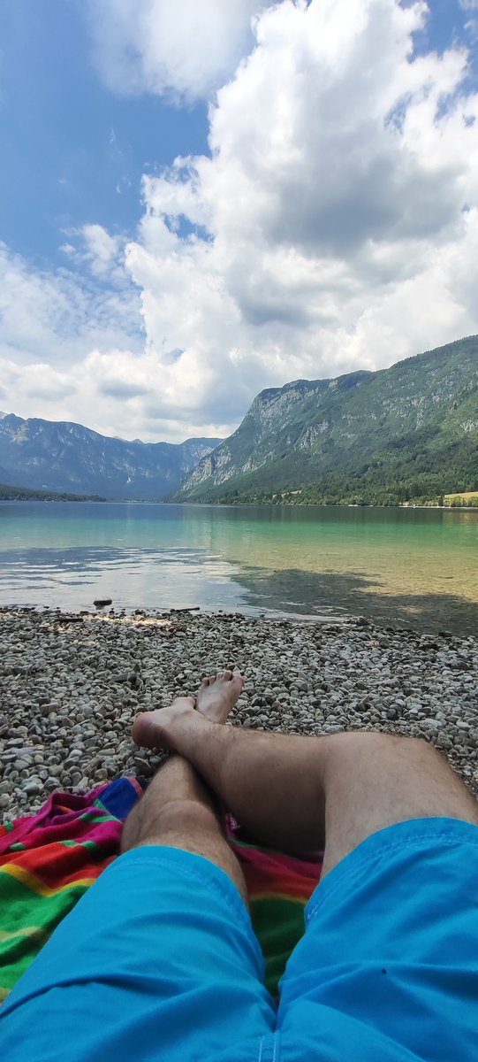 peropan1's tweet photo. Zaradi slabe napovedi sem si raje vzel čas za namakanje v Bohnu. Lepih 25c je imelo danes jezero #betiful https://t.co/FrLr3Lpsd0