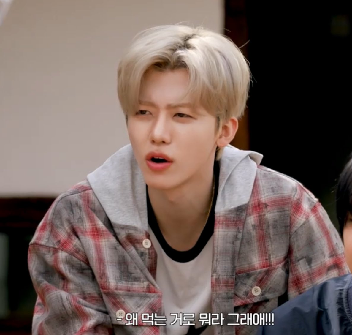 คนอื่นบ่นๆทำไมม้าคกินไม่เสร็จสักที 

🐰: ทำไมต้องว่าเรื่องกินด้วยเล่า!!!