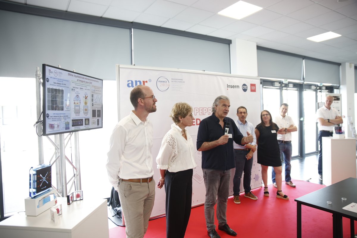 #santé ⚕️ | Lancement du PEPR MED-OOC : la bio-ingénierie au service d’une médecine plus personnalisée

Ce 4 juillet, le CEA, le <a href="/CNRS/">CNRS 🌍</a> et l'<a href="/Inserm/">Inserm</a> lancent à Grenoble le programme MED-OOC, dédié aux organes et organoïdes sur puces. 

Pour en savoir +➡️ bit.ly/pepr-medooc