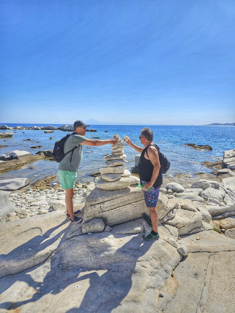 Thassos adasında bir inanış var.  9 taşı üst üste konursa dilekler gerçek olurmuş. IBB Korma Müdürümüz ile tek bir dileğimiz var. Başta Sayın Başkanımızın <a href="/ekrem_imamoglu/">Ekrem İmamoğlu</a>,
 Sayın Genel Müdürümüz <a href="/SafakBasa/">Doç. Dr. Şafak Başa</a> başta olmak üzere tüm mesai arkadaşlarımızın işlerinin başına dönmesi