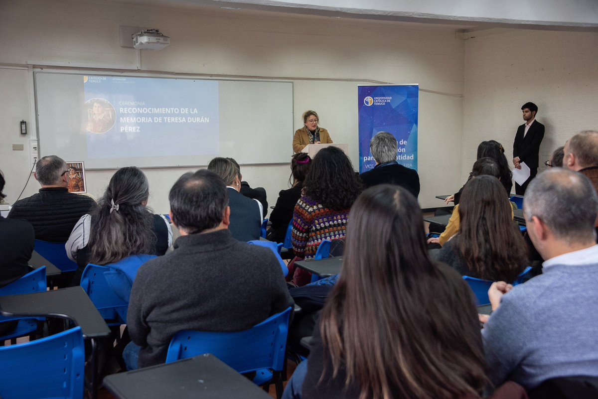 Rectora_UCT's tweet image. Estuvimos en la emotiva ceremonia de nombramiento del Edificio Teresa Durán, ubicado en el Campus San Francisco.
Rendimos homenaje a una pionera en Antropología, formadora de generaciones y referente en interculturalidad.
Su legado vive en cada espacio de la #UCT
#SomosUCT