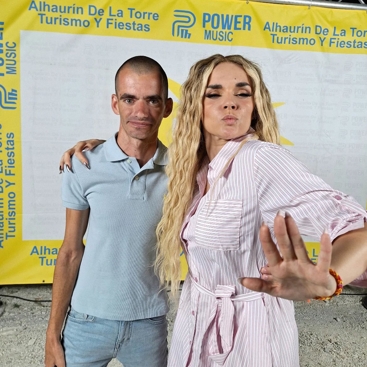 bombazo informativo ⚠️ Illojuan y lola índigo confirman su relación con una foto