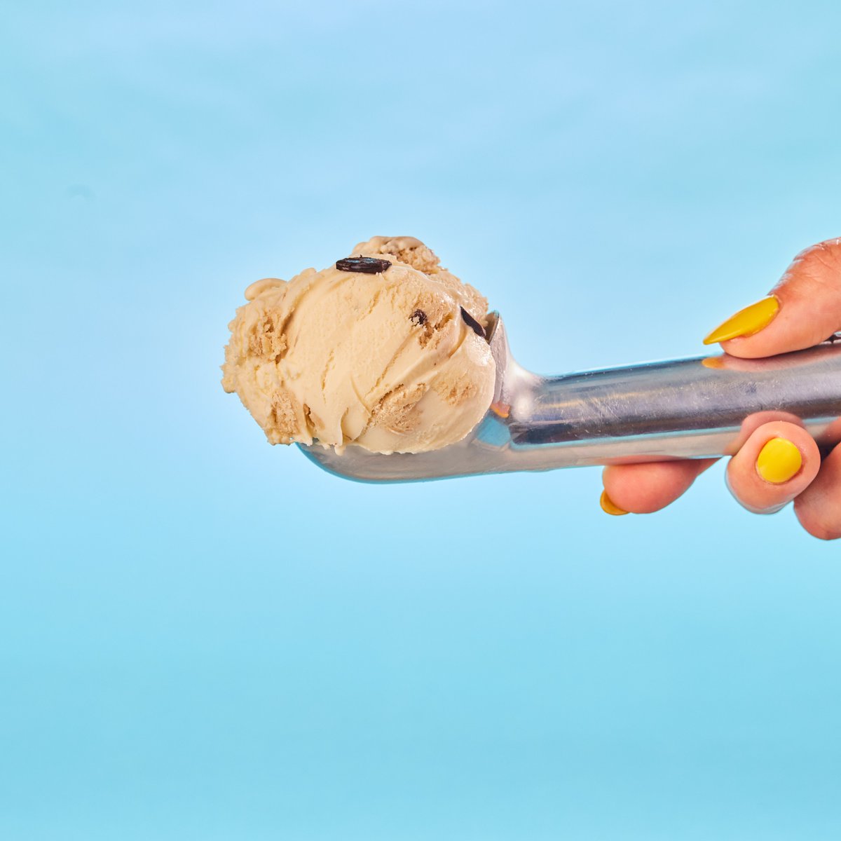 BenAndJerrysEs's tweet photo. No es por presumir, pero este helado está muuuy lleno y muuuuy bueno... ¿Sabes cuál es? 😏

¡Te leemos en comentarios! 👀 https://t.co/GBNutp3gWs