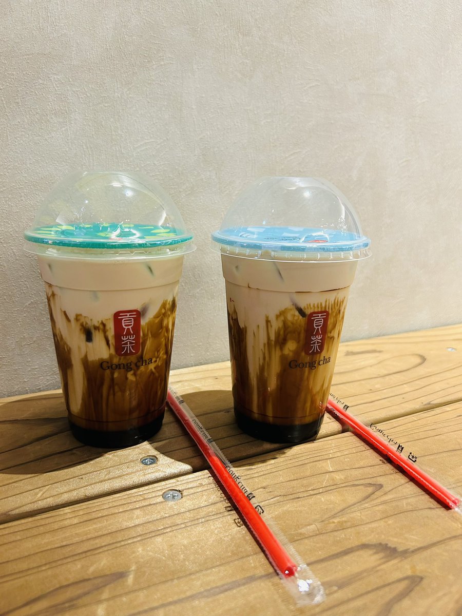 teko_teko_A's tweet image. 35度以上の厨房に10時間…
マイナス2.5kg分の水分出ました💦
帰ってきてご飯作ったけど食欲わかず納豆1パックとビール流し込んで終了🍺
休憩に先輩とGongcha買いに行ったけど暑くて脳みそまで溶けてまう…