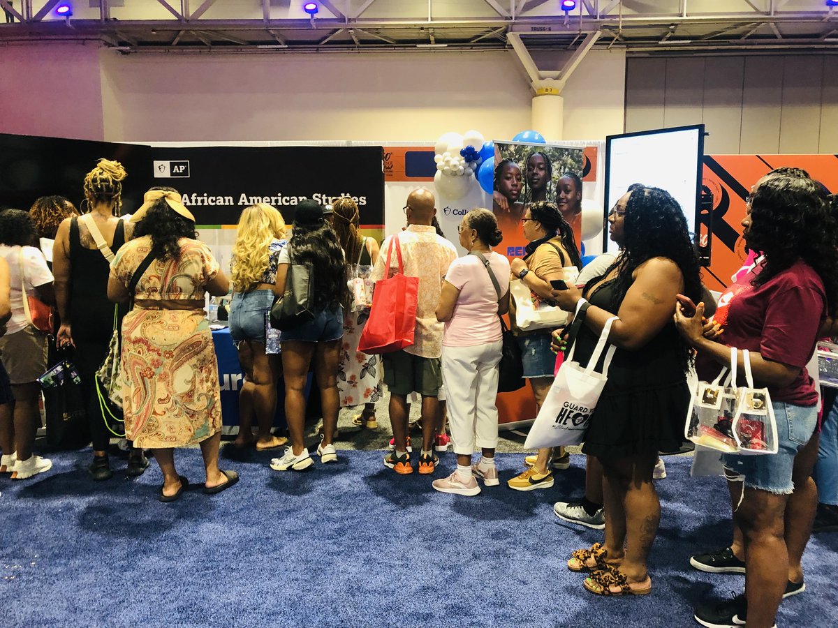 MyBigFuture's tweet image. Headed to #ESSENCEFest this weekend?

Stop by College Board’s #BigFuture booth to explore tools that help high school students plan their future — from scholarships to college and career quizzes! 🚀 

Plus, grab a free BigFuture fan to help you cool off in the NOLA heat! ☀️