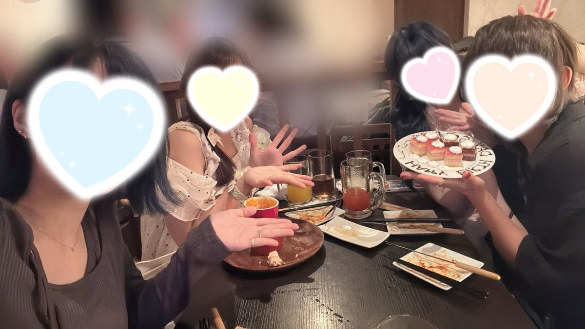 Friendear827's tweet photo. ⚠️女子注意⚠️

昨日メンバーのみで集まったので、魔法使いになってきました！

そらの誕生日もお祝いしたよ〜🎂

🍀 https://t.co/KSJK5eZ0FE