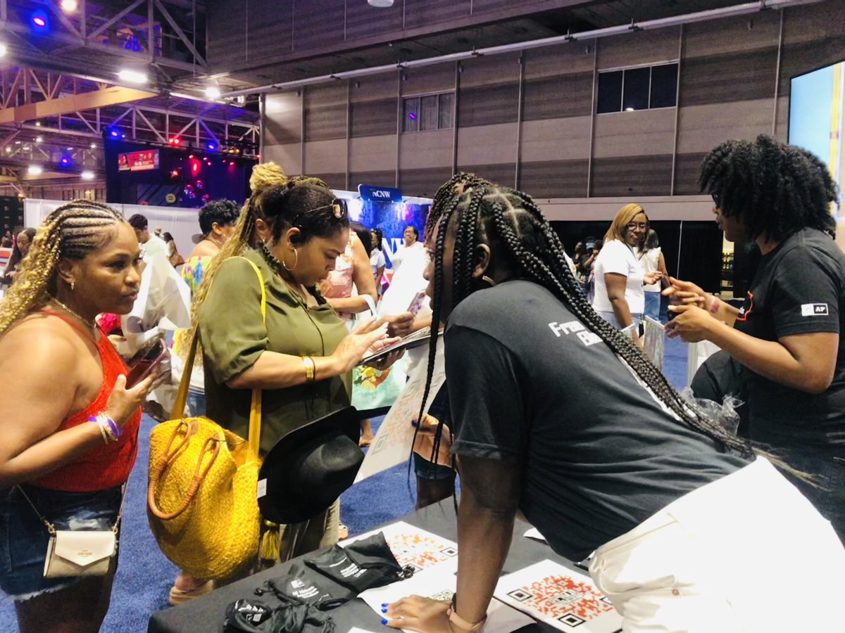 MyBigFuture's tweet image. Headed to #ESSENCEFest this weekend?

Stop by College Board’s #BigFuture booth to explore tools that help high school students plan their future — from scholarships to college and career quizzes! 🚀 

Plus, grab a free BigFuture fan to help you cool off in the NOLA heat! ☀️