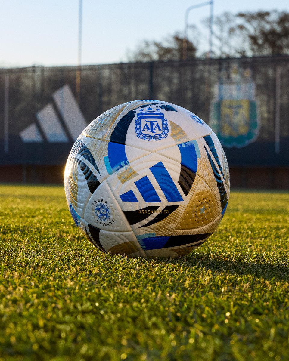 ⚽️ Con ustedes, la nueva pelota del fútbol argentino: ARGENTUM 25.

👉 Boca la usará por primera vez ante Argentinos Juniors, el fin de semana del 13 de julio en Paternal.