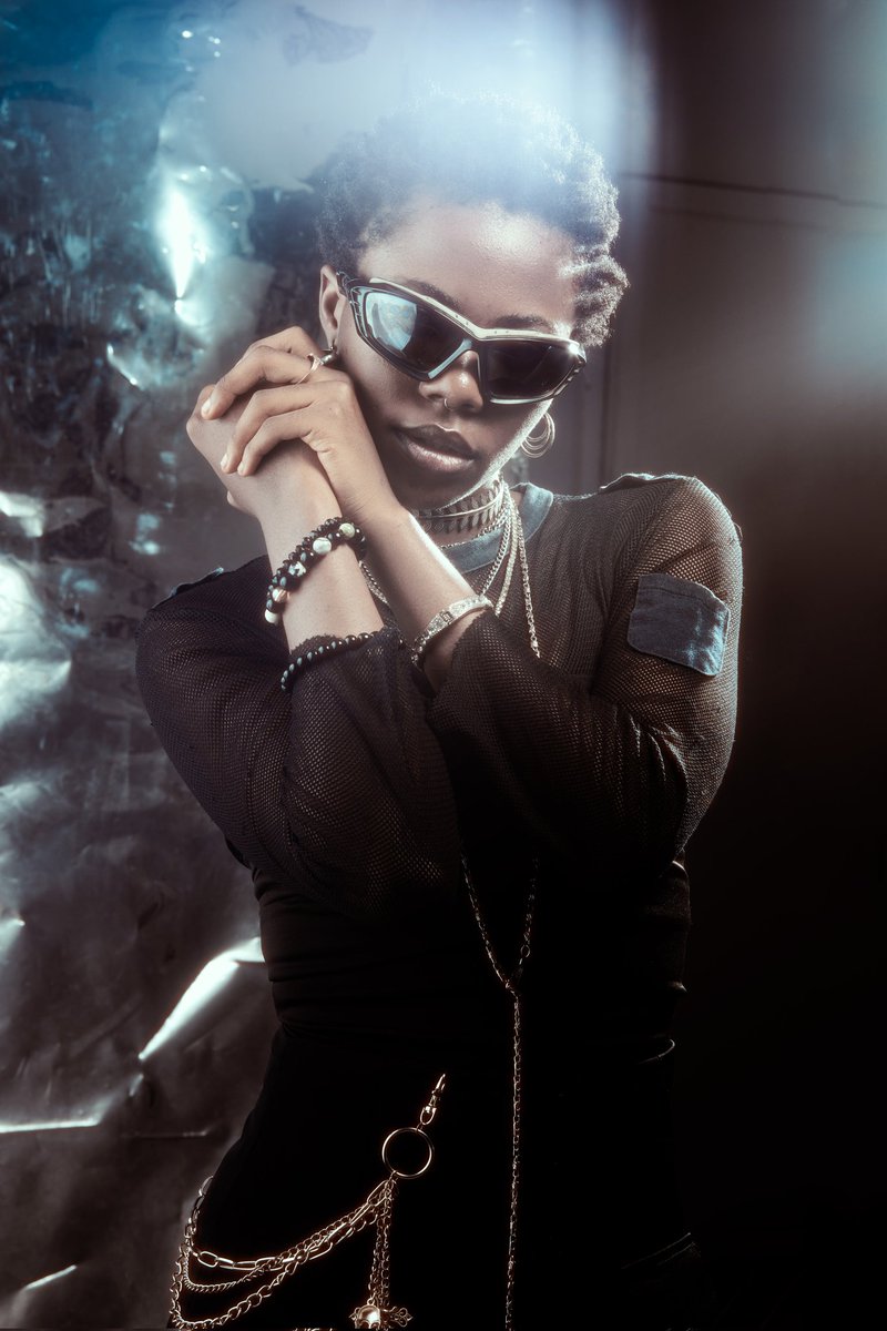 Crazy how I almost scrapped this shoot, it isn't exactly my style and I didn’t vibe with it at first but I was trying new things out…
Looking at the images now, I think these actually SLAP. 🖤
📸: Photographed by me
🎭: Model – <a href="/HelenAdewole___/">The. HELENADEWOLE</a>