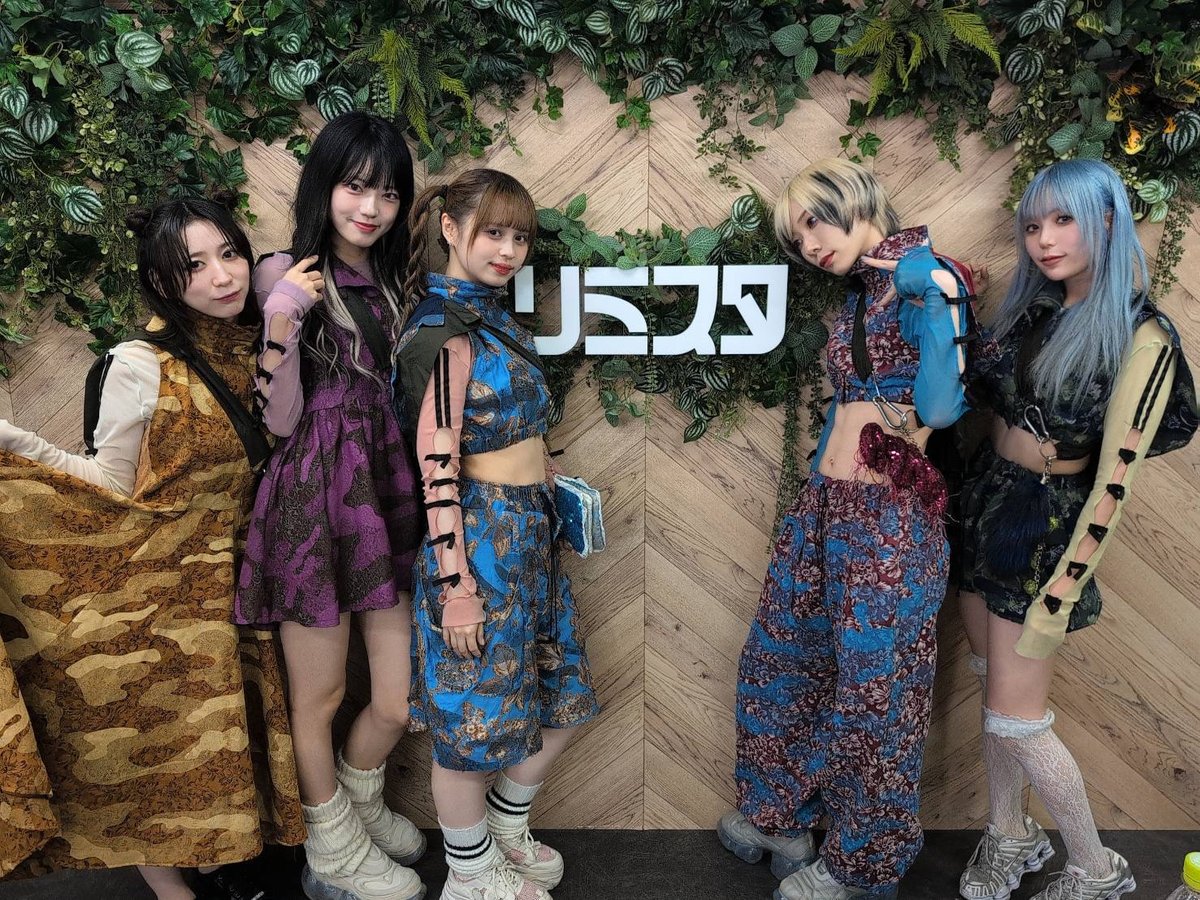 『雨の城 / KESHI♡GOMU♡MAGIC』
リリースイベント
オンラインサイン会＠リミスタ
ありがとうございました🪄

アーカイブはこちらからご覧いただけます📺️
youtube.com/live/wCBbUodXn…