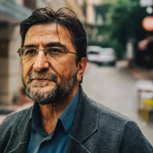 Katıksız, ödünsüz bir yurtseveri, sevgili Nihat Genç'i yitirdik... O'nun da özlediği tam bağımsız Türkiye'yi, O'na borçluyuz...