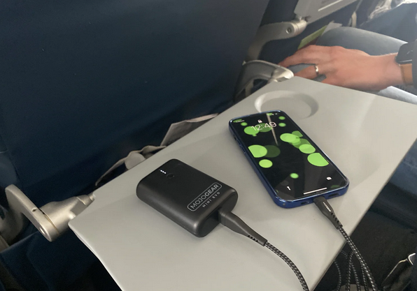 પાવરબેંક હવાઇ યાત્રા દરમિયાન સામાનના ખાનામાં નહીં પણ સીટ પર રાખવી પડશેઃ આ દેશની એરલાઇન્સ માટે નવો નિયમ deshgujarat.com/2025/07/04/jap…