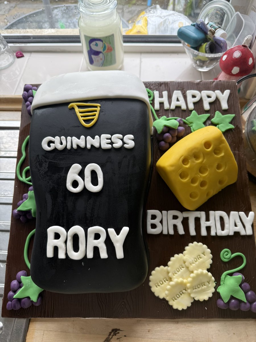 Today’s special: Guinness cheese and crackers!! <a href="/BritishBakeOff/">British Bake Off</a> <a href="/GuinnessIreland/">Guinness Ireland</a> #cake