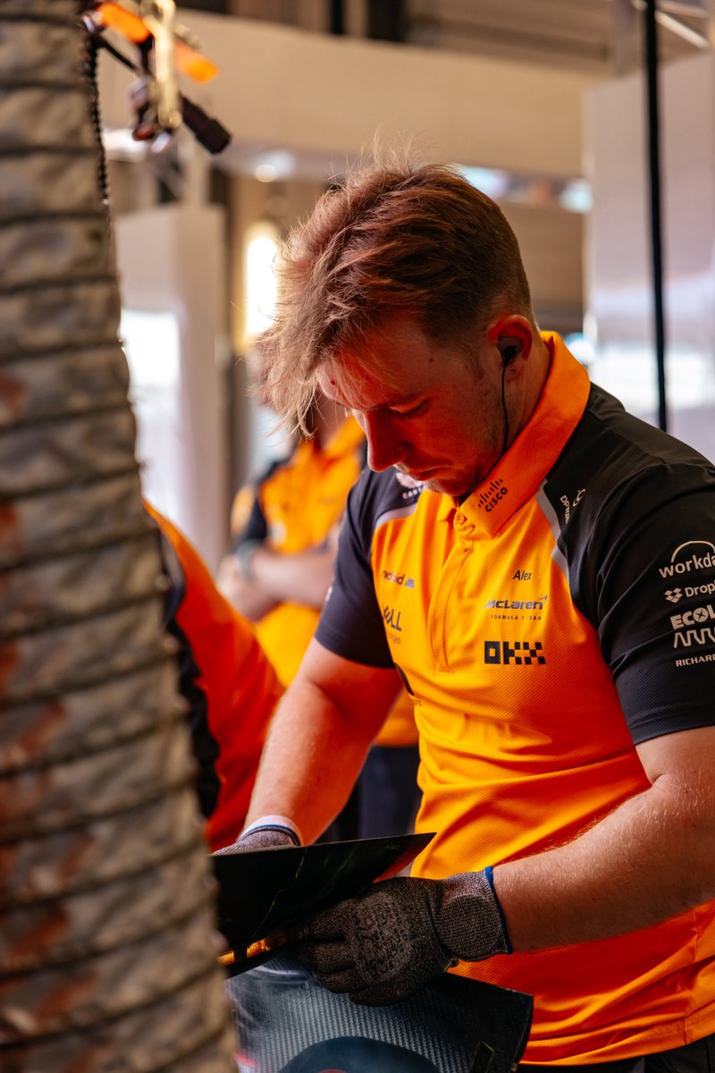 McLarenF1's tweet image. Pushing hard 👊🇬🇧

#McLaren | #BritishGP