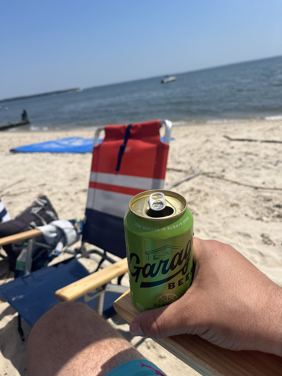 Lawman2529's tweet photo. @JasonKelce you guys done good. Cheers to America, and to you 🇺🇸 🍋‍🟩 @drinkgaragebeer https://t.co/Cnxf91tnZ3