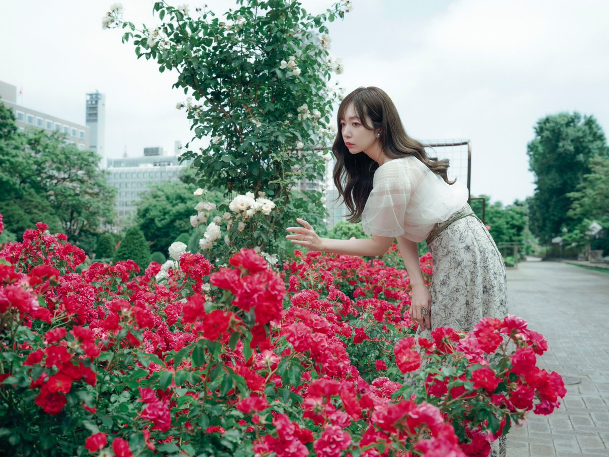 GOGOHIROFUMI's tweet photo. Model:yu*札幌モデル*さん
#portrait
#red_roses https://t.co/ET1XhX8LZY