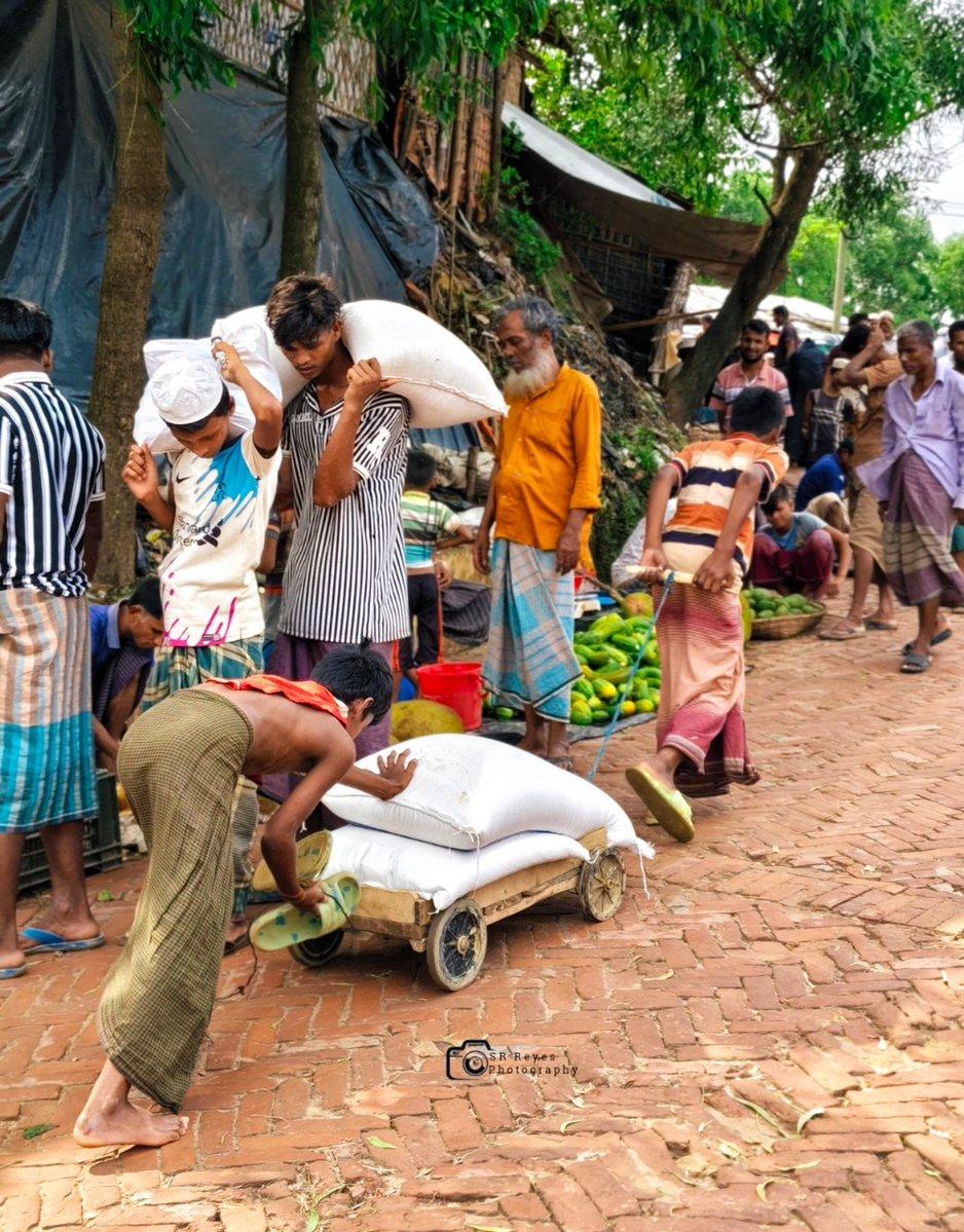 Recent vibes of camp life.
——
Original tweet by <a href="/Srphotohub7/">Ro life</a>
Link: x.com/15348795852878…
#Rohingya