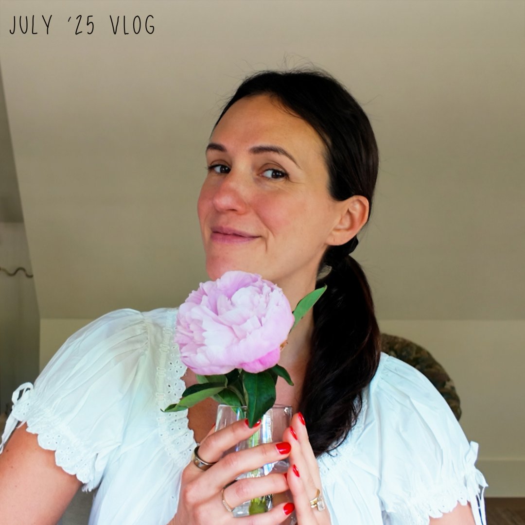 Welcome to your July members vlog, where we are easing into the second half of the year, marinating on what our faithful mantra find what feels good means and how it can support the way we create our days. Check it out at the link below on FWFG!🌸
fwfg.com/programs/membe…