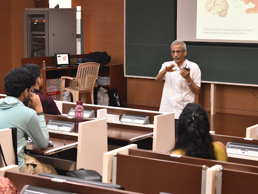 camp_course's tweet image. CAMP 2025 is finally here!
No better start than Prof. Nishikant Subhedar and Prof. Aurnab Ghose setting the tone.From goat brain dissection to how brainless organisms thrive — a fascinating journey through neural diversity.Thank you for a powerful start and engaging sessions!