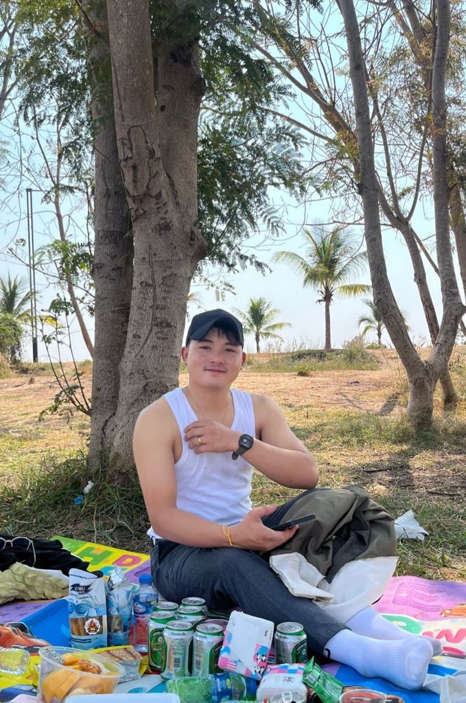 ພາໄປກິນຕັບແນ່ ເອີະບໍ່ແມ່ນພາໄປກິນເບຍແນ່😄😄ນະຄອນຫຼວງທັກ ຫນອງບອນ