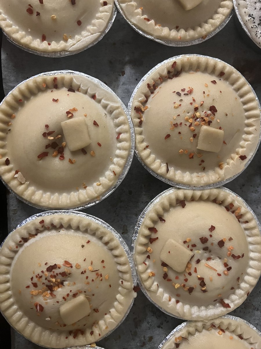 Did you guess the flavour right. 

The flavor is onion bhaji balti 🥧