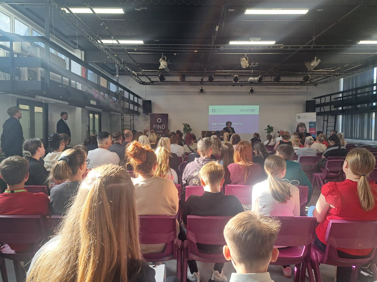 ValleyLAcademy's tweet image. Great to meet so many families at last night&apos;s #NewBeginningsNewAdventures Transition evening. Don&apos;t forget our additional Uniform Evening, Thursday 10th July 3pm - 7pm. Lots of stock, including shoes, for pupils to try on. Purchases &amp;amp; orders can be made on the night.#Transition