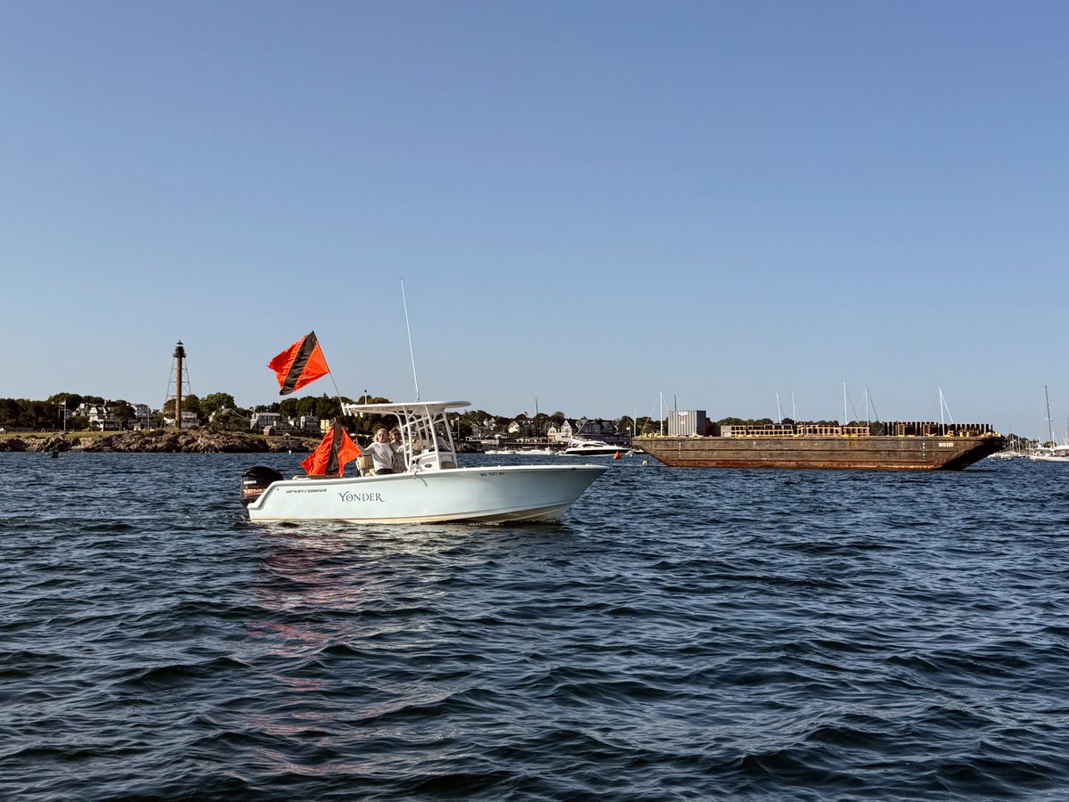 Please stay clear of the security perimeter around the fireworks barge, which is monitored by our Barge Patrol boat flying orange privileged vessel flags. If they ask you to move or change course, please do!
Photo credit: <a href="/steadical/">Calvin Falk</a>
