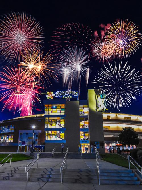From the Land of Enchantment to every corner of the nation. Happy Independence Day! #July4th #NM #Isotopes 

Photo Credit: Albuquerque Isotopes/XL Sports Photography.