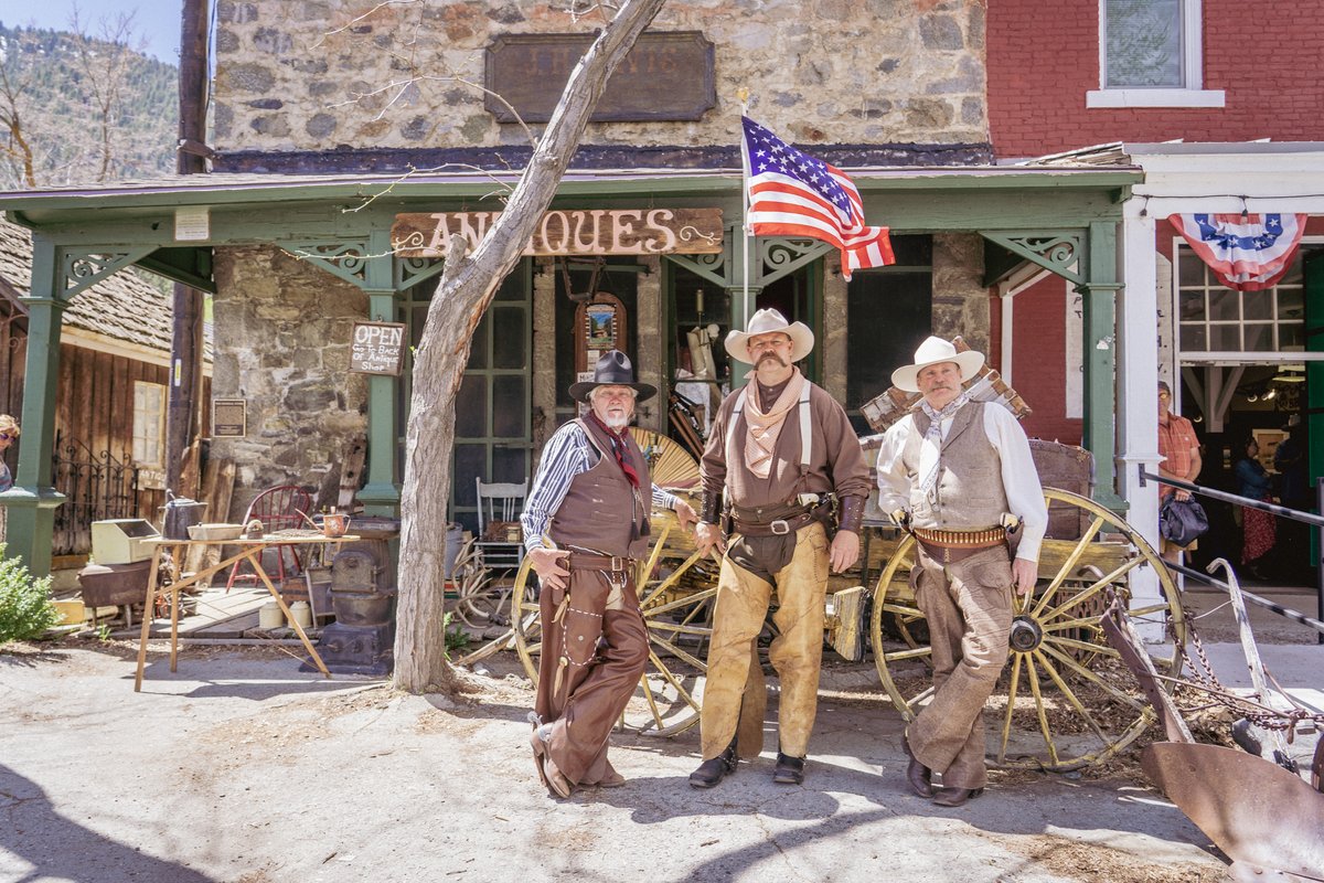 carsonvalleynv's tweet photo. 🎇 Saddle up for stars, stripes, and sweet Nevada skies. #WhyCV
Here in Carson Valley, we celebrate freedom the Western way—with hometown parades, wild landscapes, and a whole lotta heart.
🇺🇸 Happy Fourth of July from the Land of Legends.
📸 Katy Jo Photography https://t.co/g9rvY5tK5O